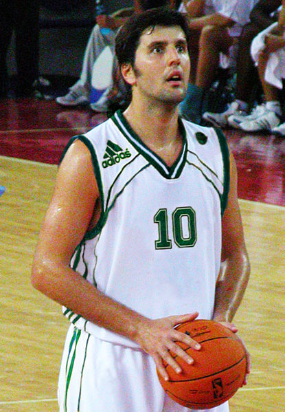 File:Dejan Bodiroga green.jpg