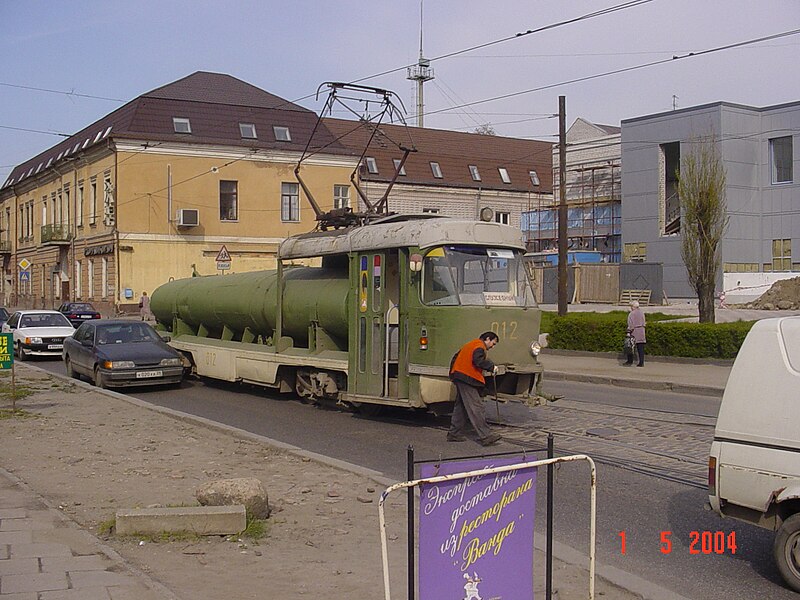 Файл:Kaliningrad sprinkling tram.JPG