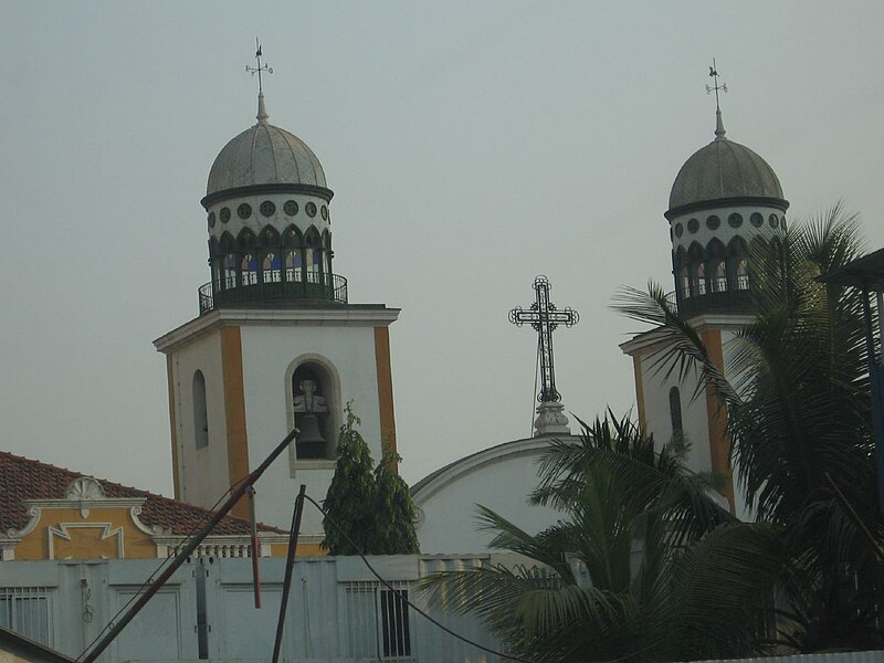 Archivo:Luanda church orig.jpg