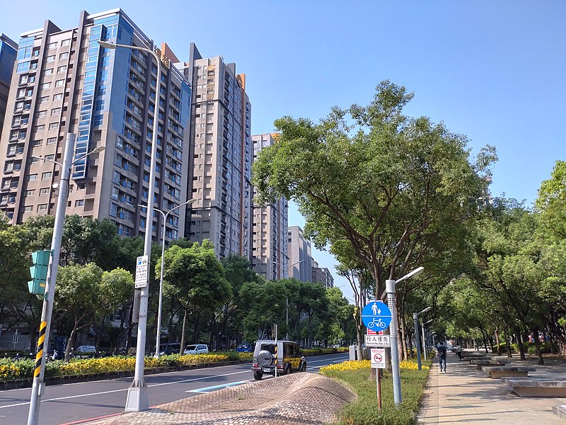 File:北大特區學勤路 20221004.jpg