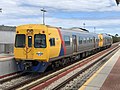 第二代塗裝列車於阿德萊德港站（英语：Port Adelaide railway station）