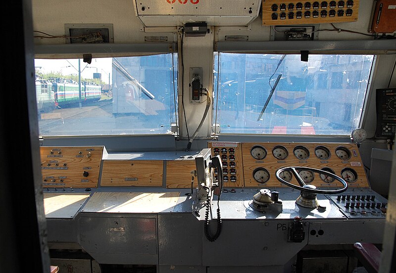 Файл:VL65-005-cab1-Orenburg-04-2008.jpg