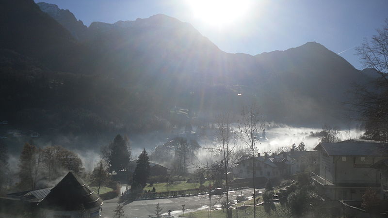 File:BerchtesgadenFog.jpg