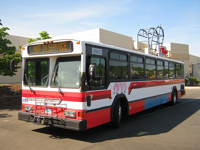 File:GBT Gillig 2052.jpg