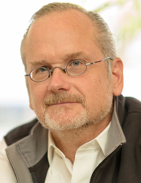 File:Lawrence Lessig May 2017.jpg