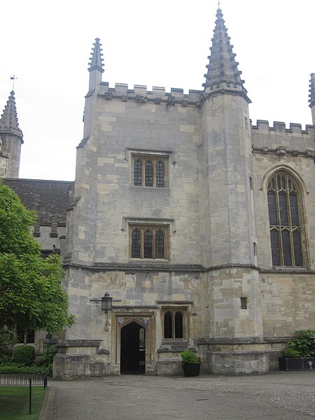 File:Magdalen College Muniment Tower.JPG