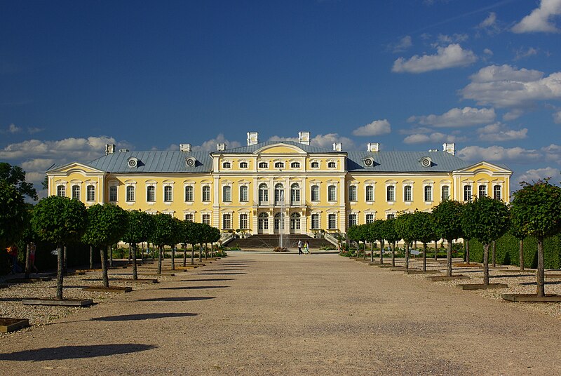 Файл:Rundale Palace.JPG