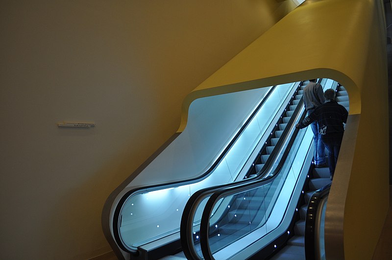 File:Stedelijk Enclosed Escalator.JPG