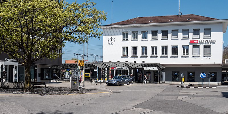 File:Bahnhof Burgdorf BE.jpg