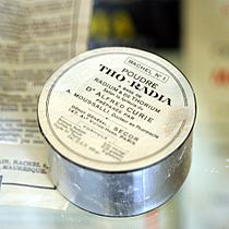 Tho-Radia face powder containing radium and thorium