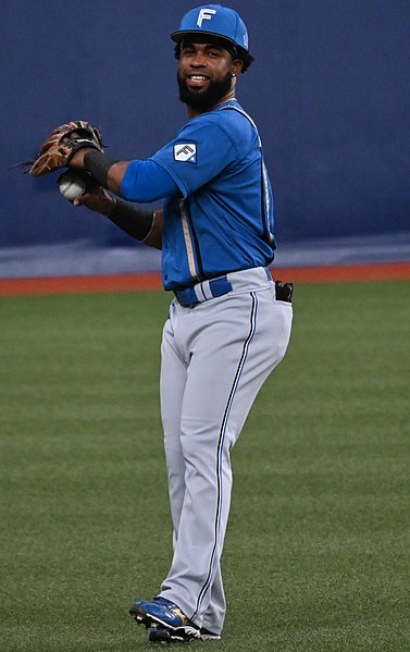 File:Arismendy Alcantara Fighters 20220807.jpg