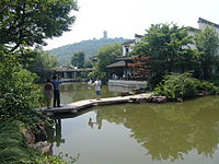 惠山園，是1929年闢李公祠（祀李鴻章弟李鶴章）所建的一處公園。