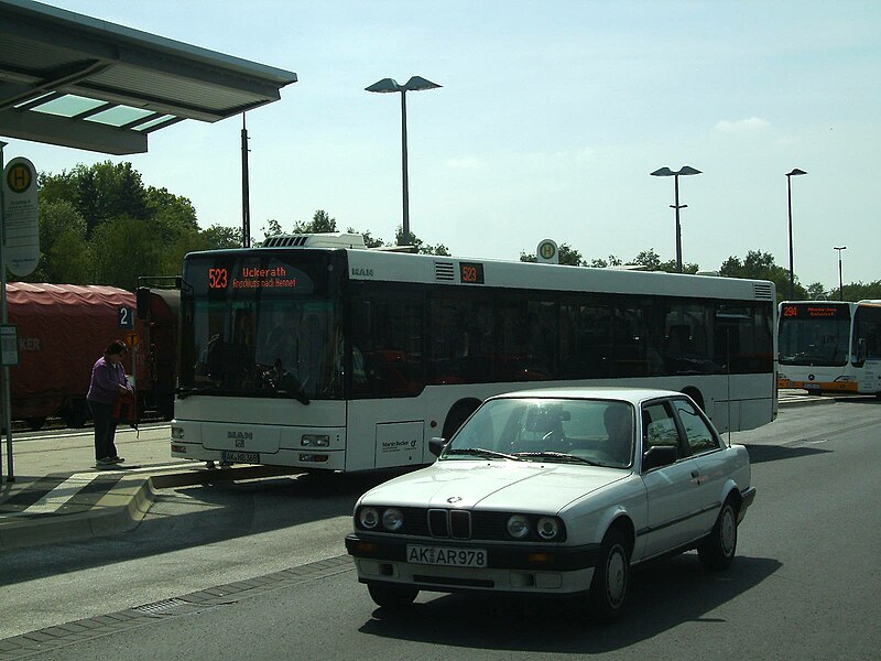 File:Linie 523-1 (MB).jpg