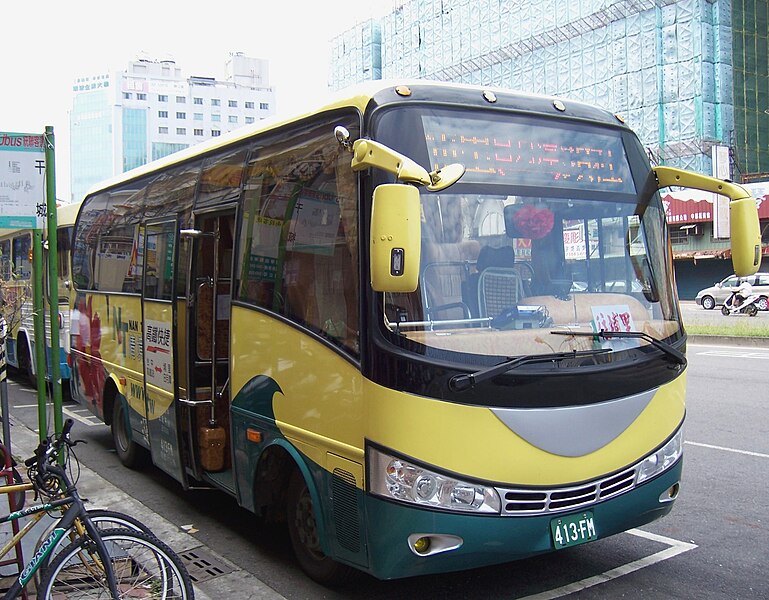 File:Nantou Bus 413-FM 20080510.jpg