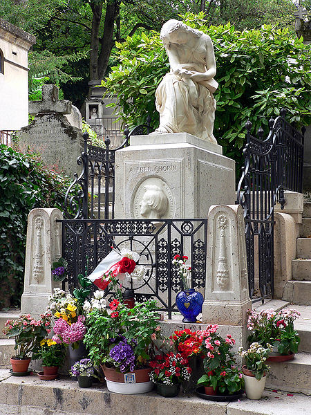 Archivo:Pere-Lachaise Chopin grave.jpg