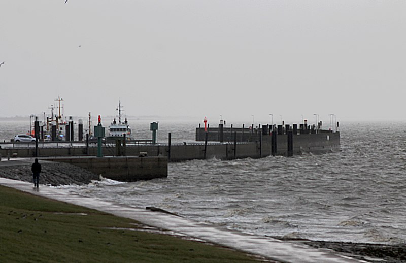 File:Storm surge Wilhelmshaven.JPG