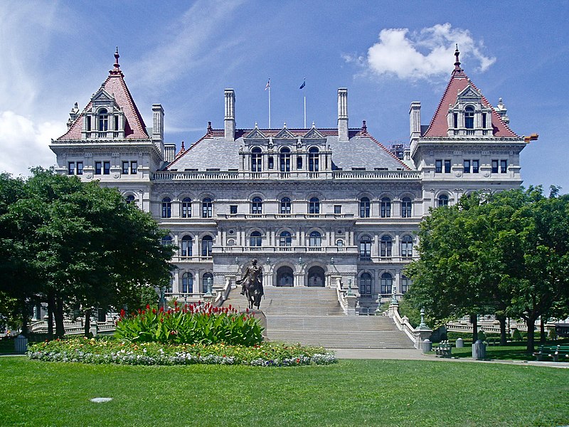 File:AlbanyCapitolFromEast2.JPG