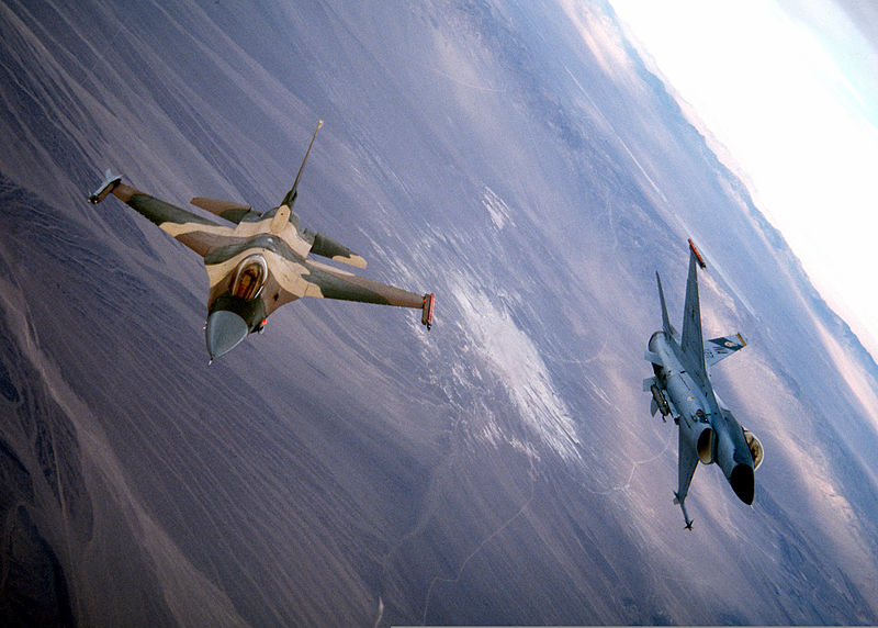 File:F-16 Fighting Falcon (2152048406).jpg