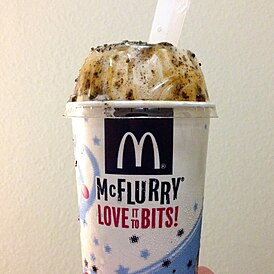 McFlurry со вкусом печенья Oreo и карамели