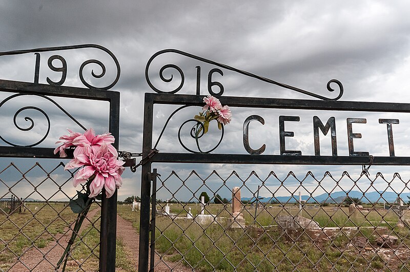 File:Pearce Cemetery.jpg