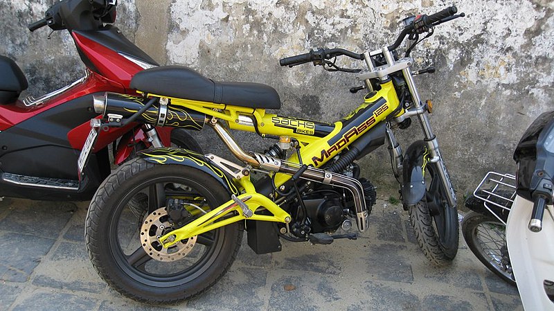 File:Sachs Madass 125 yellow.jpg