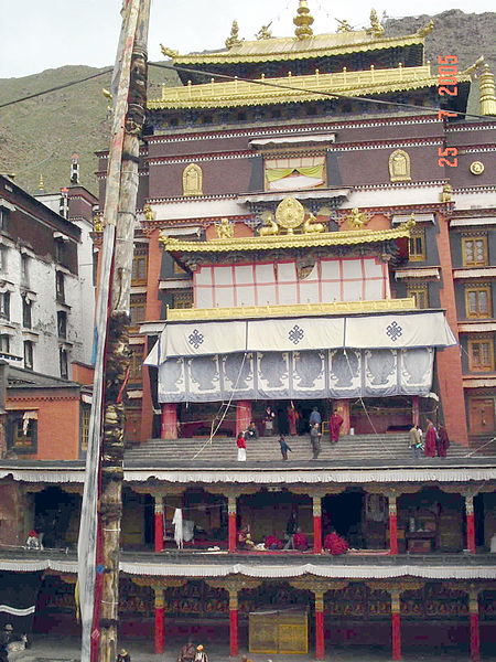 Файл:Tashilhunpo3.JPG