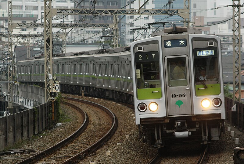 File:東京都交通局10-000形3次車.jpg