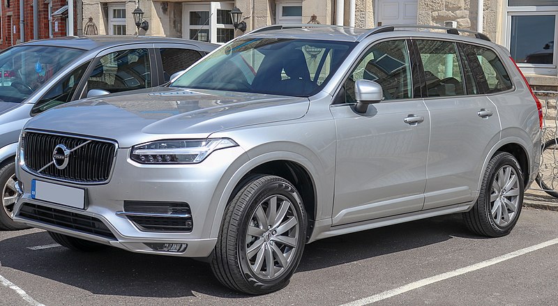 File:2018 Volvo XC90 2.0.jpg