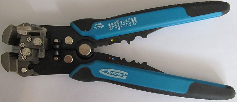 Файл:Automatic combined wire stripper.JPG