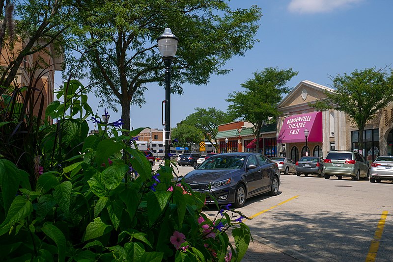 File:Bensenville Downtown 2017 01.jpg