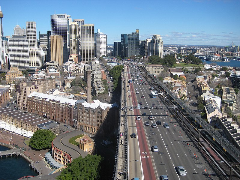 File:Cahill expressway from bridge.jpg