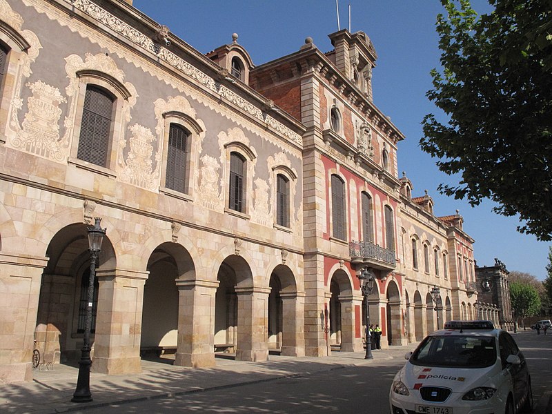 Archivo:Façana Parlament de Catalunya.jpg