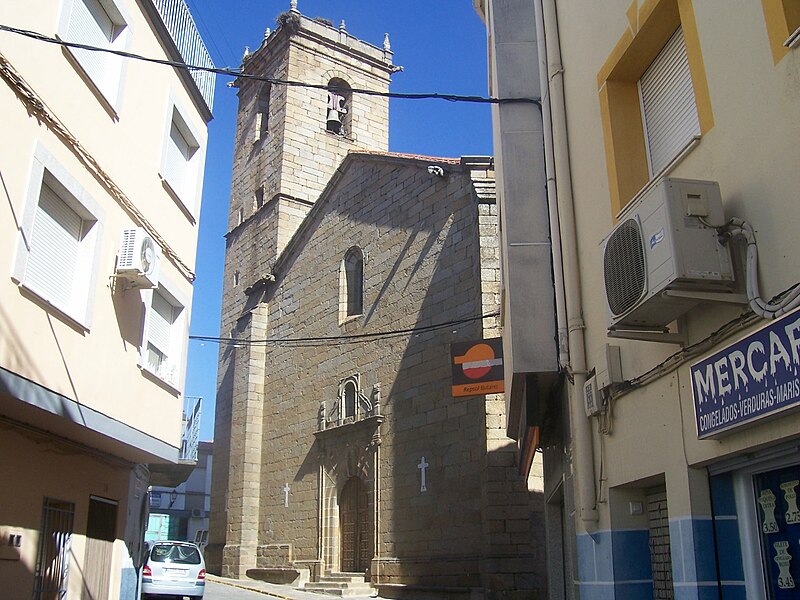 Файл:Iglesia Montehermoso.jpg