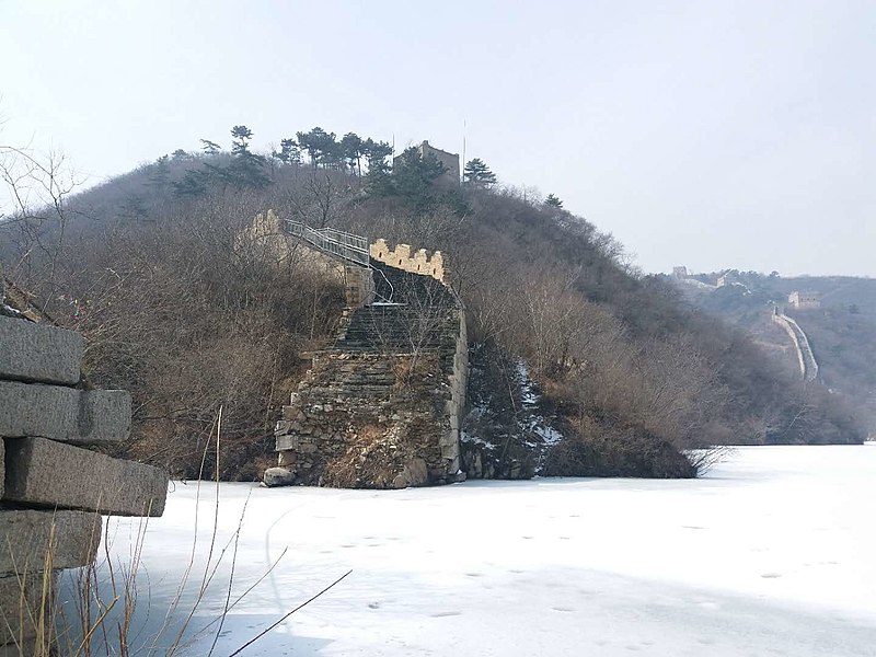 File:Lakeside Great Wall.jpg