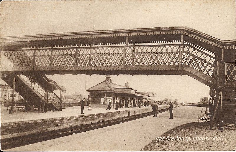 File:Ludgershall railway station.jpg