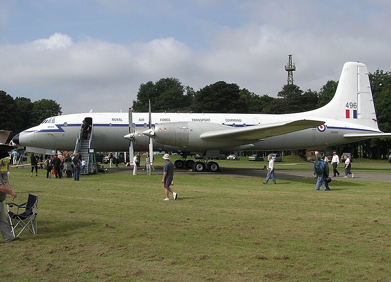 File:Raf britannia xm496 arp.jpg