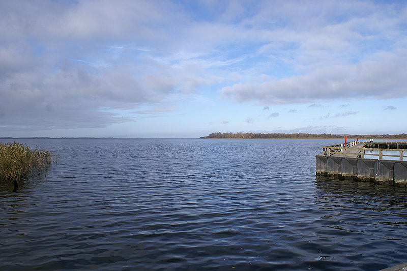 File:Saaler Bodden Ribnitz 01.JPG