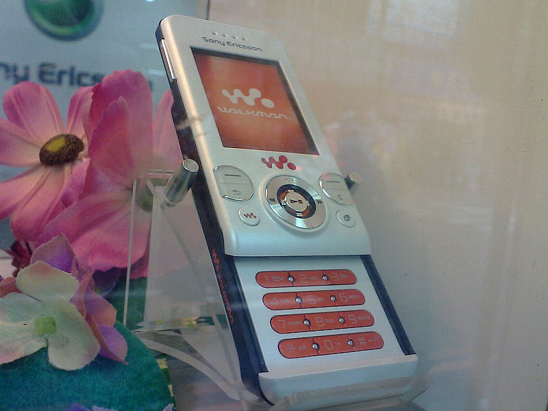 File:Sony Ericsson W580i.jpg