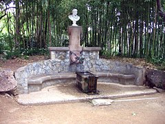 Fuente de Hércules, obra de Antoni Gaudí