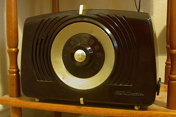 RCA Radio x551, early '50s AC/DC tabletop radio