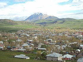 Вид на город Алашкерт и долину