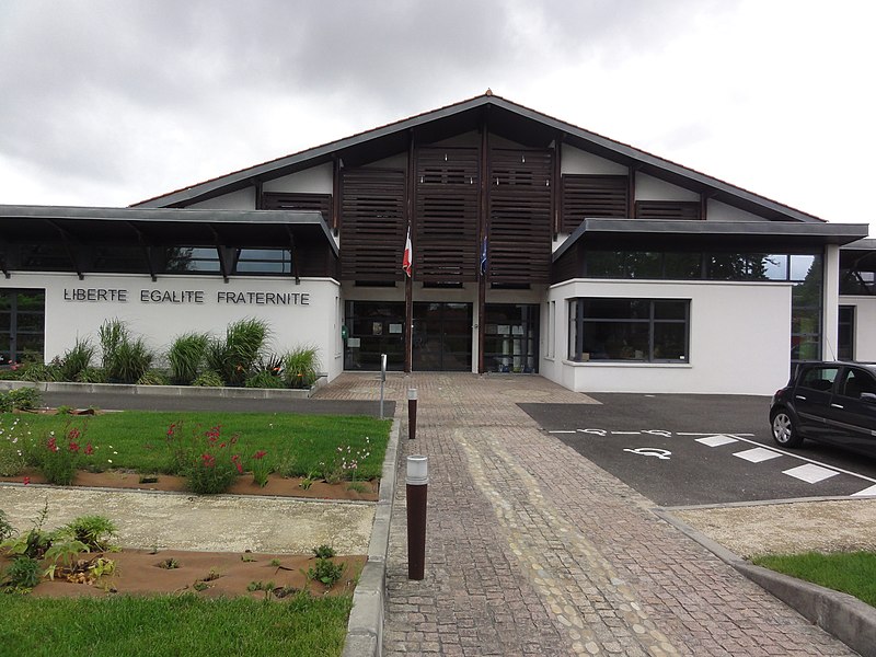 File:Angresse (Landes) mairie.JPG