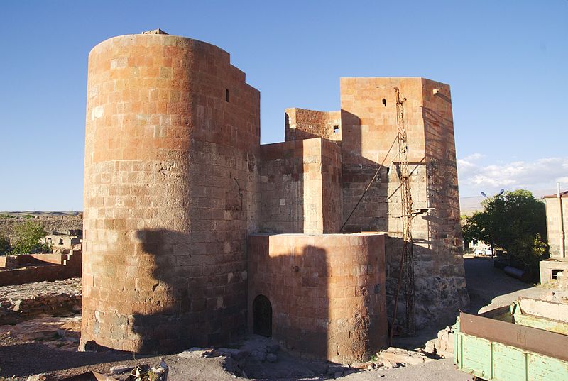 File:Dashtadem fortress 3.jpg