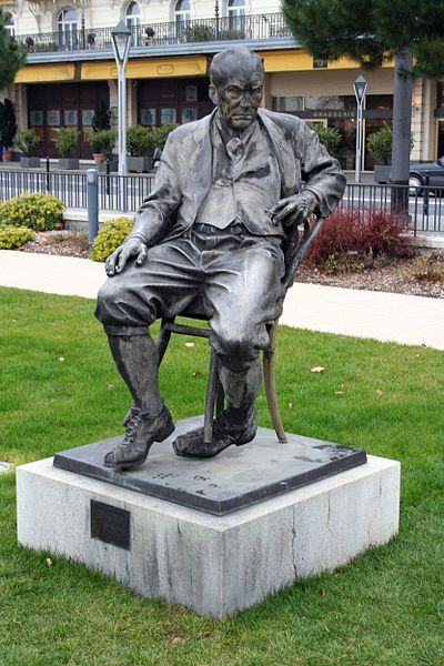 Файл:Monument Nabokov Montreux 23.12.2006.jpg