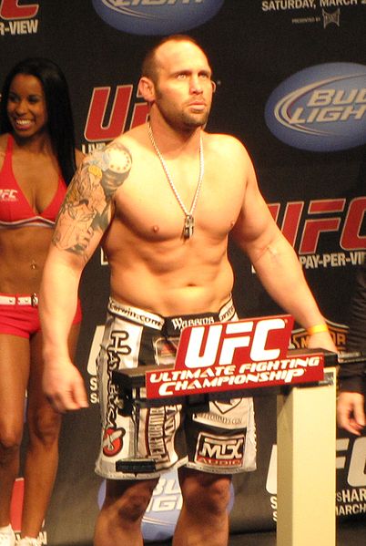 Файл:Shane Carwin.JPG