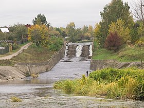 Водосброс на гидроузле Учинского водохранилища