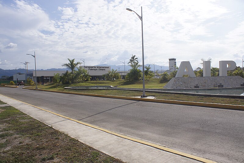 Archivo:Aeropuerto Palenque Chiapas.jpg