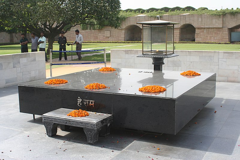 Archivo:Gandhi's Tomb.jpg