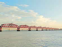 Hardinge Bridge with sunlight.jpg