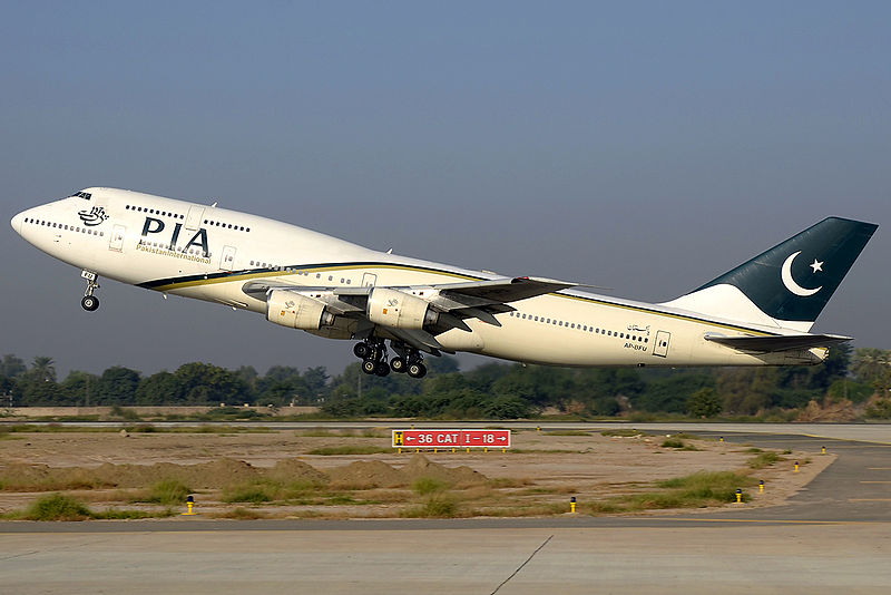 File:PIA Boeing 747-300 Asuspine-5.jpg